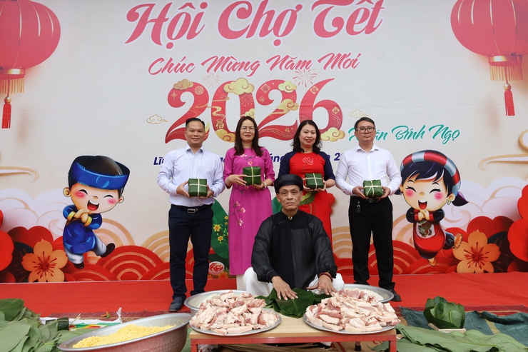 RỰC RỠ SẮC XUÂN TRONG HỘI CHỢ TẾT 2026 TẠI TRƯỜNG TIỂU HỌC THÚY LĨNH- Ảnh 5.