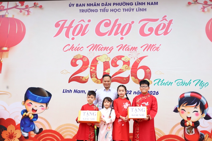 RỰC RỠ SẮC XUÂN TRONG HỘI CHỢ TẾT 2026 TẠI TRƯỜNG TIỂU HỌC THÚY LĨNH- Ảnh 10.