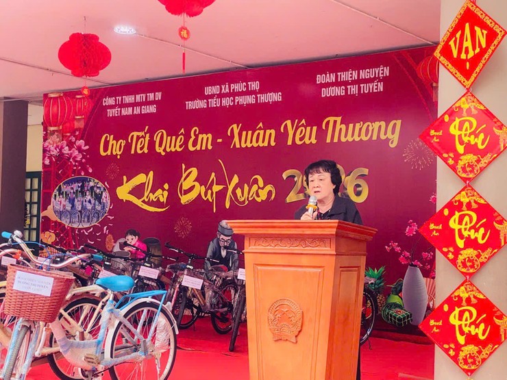 Trường TH Phụng Thượng tổ chức chương trình "Xuân Yêu Thương" – Trao tặng xe đạp cho học sinh có hoàn cảnh khó khăn- Ảnh 2.