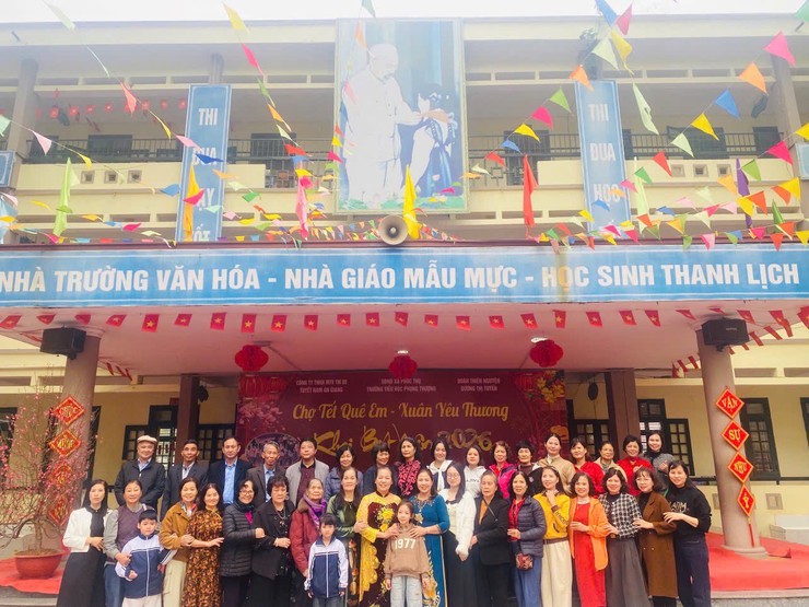 Trường TH Phụng Thượng tổ chức chương trình "Xuân Yêu Thương" – Trao tặng xe đạp cho học sinh có hoàn cảnh khó khăn- Ảnh 6.