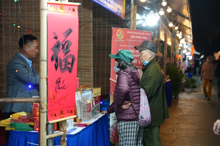 Thuận An khai mạc Hội chợ hoa Xuân 2026- Ảnh 14.