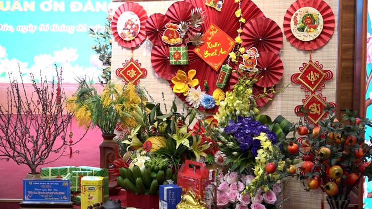 Ấm áp nghĩa tình Chương trình “ Tết sum vầy - Xuân ơn Đảng”- Ảnh 9.