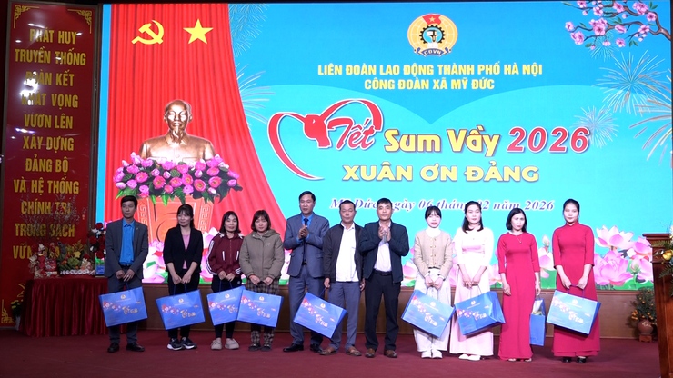 Ấm áp nghĩa tình Chương trình “ Tết sum vầy - Xuân ơn Đảng”- Ảnh 6.