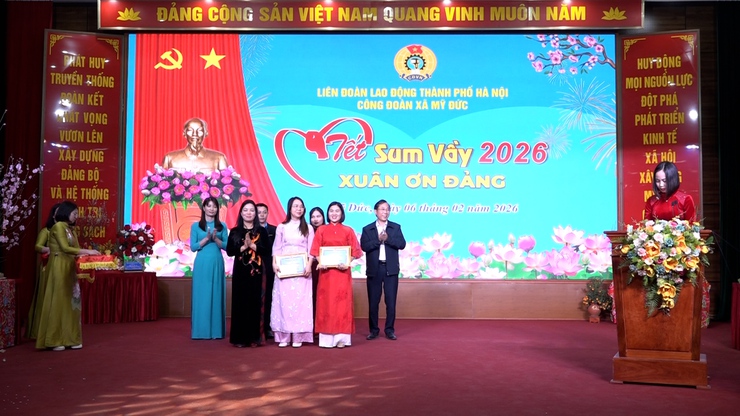 Ấm áp nghĩa tình Chương trình “ Tết sum vầy - Xuân ơn Đảng”- Ảnh 5.