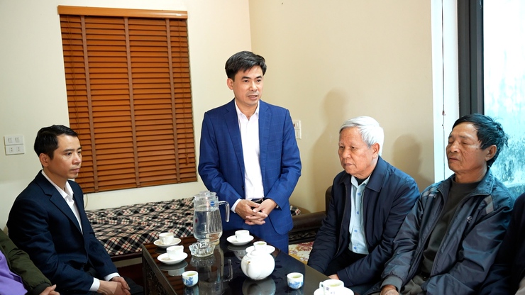 Đồng chí Chủ tịch UBND xã Dương Hoà thăm, chúc Tết người cao tuổi tròn 100 tuổi , trên 100 tuổi và gia đình chính sách trên địa bàn xã- Ảnh 8.