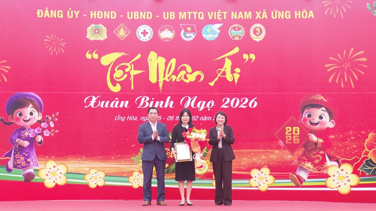 ỨNG HÒA: HƠN 800 HỘ ĐƯỢC NHẬN QUÀ TẠI CHƯƠNG TRÌNH "TẾT NHÂN ÁI" XUÂN BÍNH NGỌ 2026.- Ảnh 11.