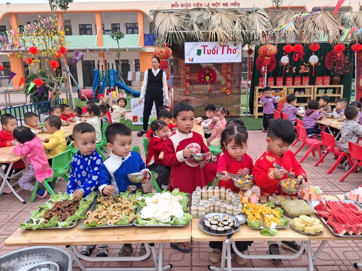  TRƯỜNG MẦM NON XUÂN DƯƠNG LAN TỎA HỒN TẾT VIỆT QUA NGÀY HỘI VĂN HÓA DÂN GIAN "TẾT VIỆT TRONG EM" - Ảnh 4.