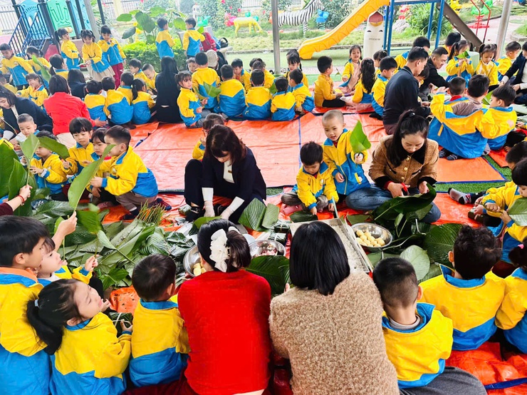TRƯỜNG MẦM NON VĂN MỸ TỔ CHỨC CHƯƠNG TRÌNH“TRẢI NGHIỆM GÓI BÁNH CHƯNG NGÀY TẾT”- Ảnh 1.