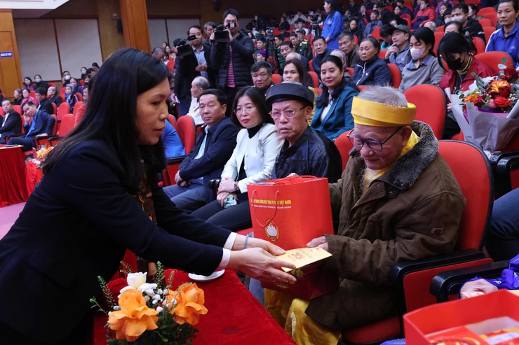 Ấm áp, nghĩa tình - Chương trình "Xuân nhân ái - Tết sẻ chia" tại xã Thường Tín- Ảnh 11.