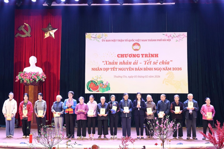 Ấm áp, nghĩa tình - Chương trình "Xuân nhân ái - Tết sẻ chia" tại xã Thường Tín- Ảnh 9.