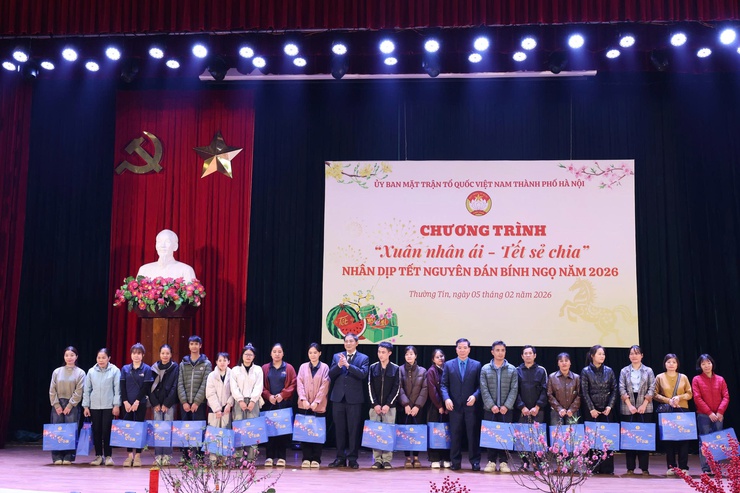 Ấm áp, nghĩa tình - Chương trình "Xuân nhân ái - Tết sẻ chia" tại xã Thường Tín- Ảnh 6.