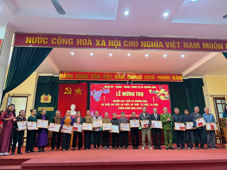 Đảng ủy - HĐND - UBND - UBMTTQ Việt Nam xã Dương Hoà tổ chức Lễ mừng thọ người cao tuổi năm 2026 trên địa bàn Minh Khai xã Dương Hoà- Ảnh 4.