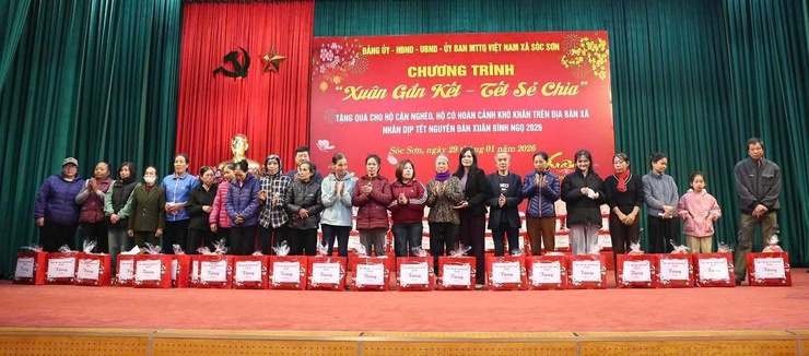 XÃ SÓC SƠN CHĂM LO TẾT CHO NGƯỜI DÂN – LAN TỎA TINH THẦN "XUÂN GẮN KẾT, TẾT SẺ CHIA"- Ảnh 6.