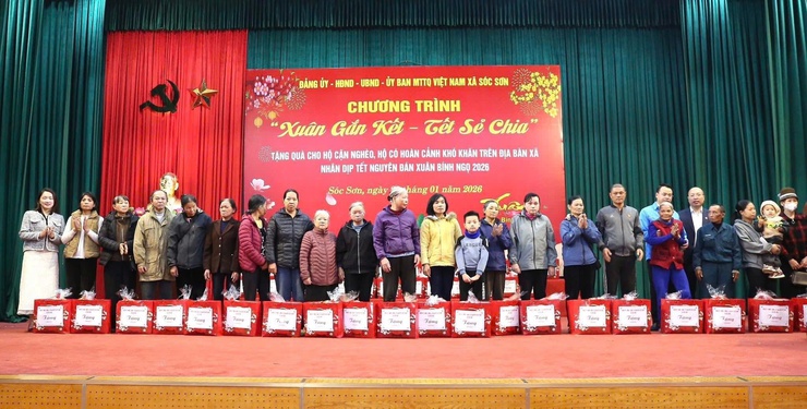 XÃ SÓC SƠN CHĂM LO TẾT CHO NGƯỜI DÂN – LAN TỎA TINH THẦN "XUÂN GẮN KẾT, TẾT SẺ CHIA"- Ảnh 7.
