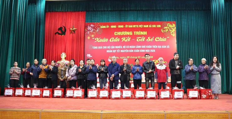 XÃ SÓC SƠN CHĂM LO TẾT CHO NGƯỜI DÂN – LAN TỎA TINH THẦN "XUÂN GẮN KẾT, TẾT SẺ CHIA"- Ảnh 8.