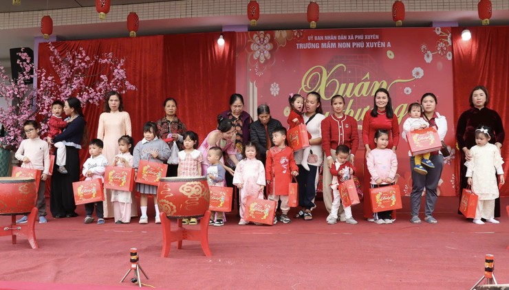 Trường Mầm non Phú Xuyên A tổ chức Hội chợ Xuân năm 2026 với chủ đề "Xuân yêu thương"- Ảnh 6.