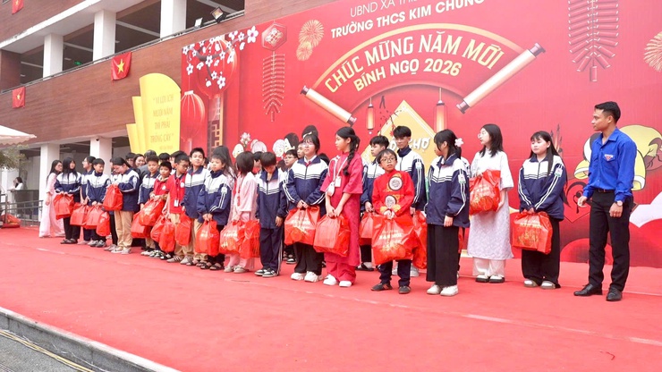 Trường THCS Kim Chung tổ chức chương trình "Xuân tình nguyện – Tết sẻ chia" năm 2026- Ảnh 13.