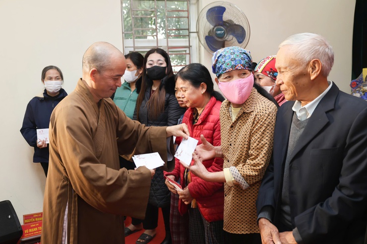 Những tấm lòng nhân ái của các nhà hảo tâm hướng về nhân dân xã Đại Xuyên- Ảnh 4.