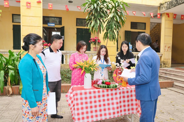 Trường THCS Đông Sơn tổ chức chương trình “Xuân yêu thương”- Ảnh 28.