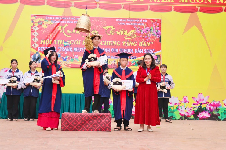 Trường THCS Đông Sơn tổ chức chương trình “Xuân yêu thương”- Ảnh 22.