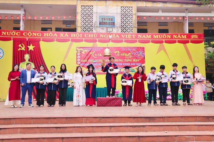 Trường THCS Đông Sơn tổ chức chương trình “Xuân yêu thương”- Ảnh 23.