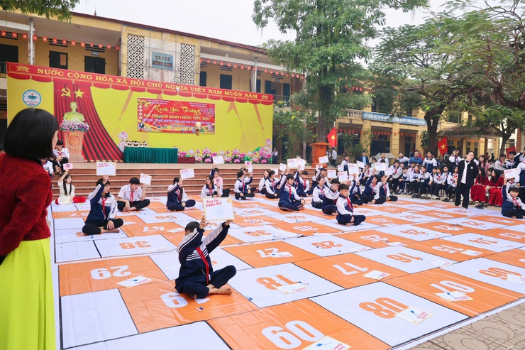 Trường THCS Đông Sơn tổ chức chương trình “Xuân yêu thương”- Ảnh 18.