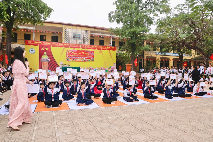 Trường THCS Đông Sơn tổ chức chương trình “Xuân yêu thương”- Ảnh 16.