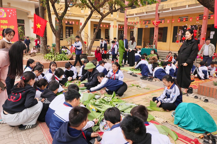 Trường THCS Đông Sơn tổ chức chương trình “Xuân yêu thương”- Ảnh 9.