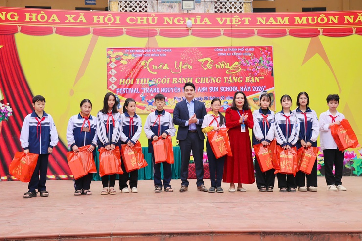 Trường THCS Đông Sơn tổ chức chương trình “Xuân yêu thương”- Ảnh 5.