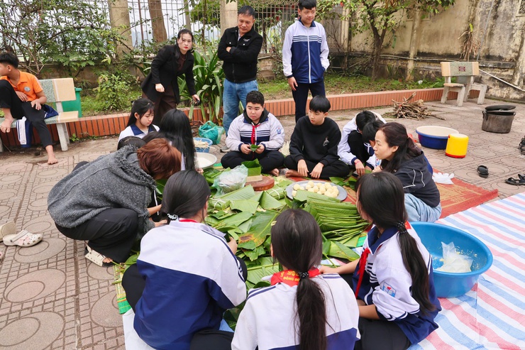 Trường THCS Đông Sơn tổ chức chương trình “Xuân yêu thương”- Ảnh 12.