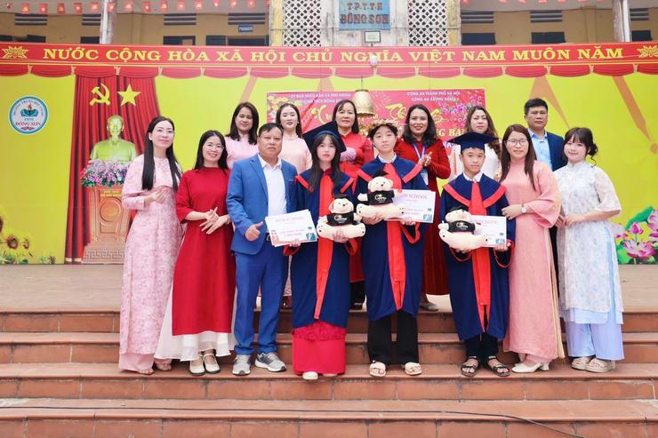 Trường THCS Đông Sơn tổ chức chương trình “Xuân yêu thương”- Ảnh 24.