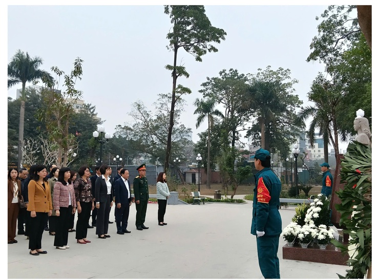 Phường Bạch Mai dâng hương tri ân các anh hùng liệt sĩ nhân dịp tết Nguyên đán Bính Ngọ 2026.- Ảnh 3.