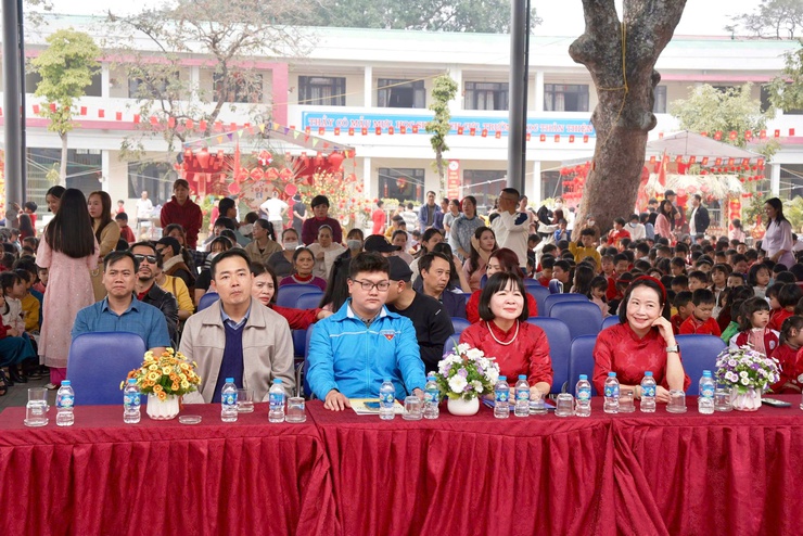 Trường Tiểu học Kim Chung tổ chức chương trình "Xuân gắn kết – Tết yêu thương" Xuân Bính Ngọ 2026- Ảnh 1.