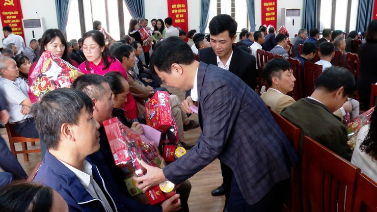 ĐẢNG UỶ - HĐND – UBND – UỶ BAN MTTQ XÃ ỨNG HÒA TỔ CHỨC GẶP MẶT THÂN MẬT CÁN BỘ HƯU TRÍ, BÍ THƯ CHI BỘ, TRƯỞNG THÔN .- Ảnh 6.