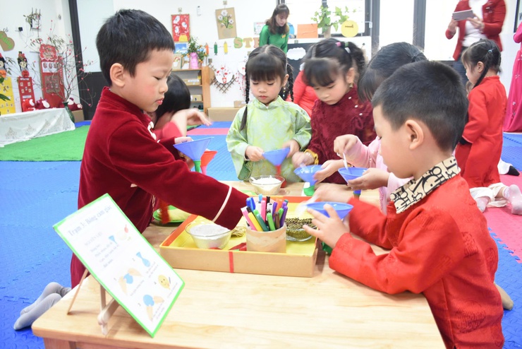 TRƯỜNG MẦM NON ĐÔNG LỖ TỔ CHỨC CHUYÊN ĐỀ PHÁT TRIỂN TÌNH CẢM – KỸ NĂNG XÃ HỘI GẮN VỚI HỘI CHỢ XUÂN.- Ảnh 6.