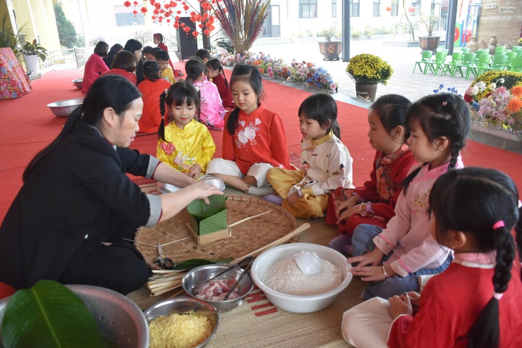 TRƯỜNG MẦM NON ĐÔNG LỖ TỔ CHỨC CHUYÊN ĐỀ PHÁT TRIỂN TÌNH CẢM – KỸ NĂNG XÃ HỘI GẮN VỚI HỘI CHỢ XUÂN.- Ảnh 3.