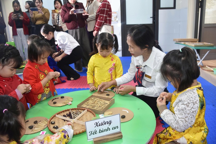 TRƯỜNG MẦM NON ĐÔNG LỖ TỔ CHỨC CHUYÊN ĐỀ PHÁT TRIỂN TÌNH CẢM – KỸ NĂNG XÃ HỘI GẮN VỚI HỘI CHỢ XUÂN.- Ảnh 2.