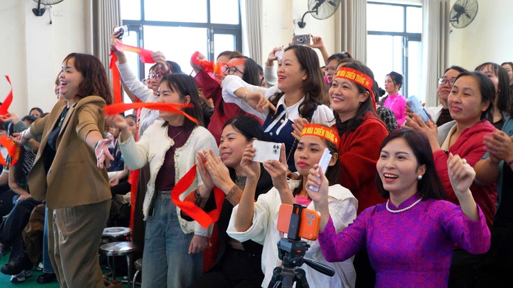 KHAI MẠC GIẢI KHIÊU VŨ THỂ THAO XÃ DÂN HÒA MỞ RỘNG NĂM 2026
Sôi động – chuyên nghiệp – lan tỏa phong trào thể thao quần chúng- Ảnh 9.