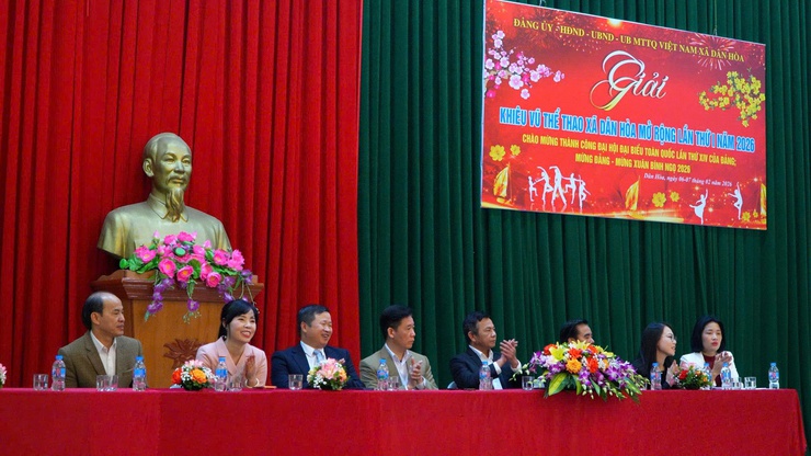 KHAI MẠC GIẢI KHIÊU VŨ THỂ THAO XÃ DÂN HÒA MỞ RỘNG NĂM 2026
Sôi động – chuyên nghiệp – lan tỏa phong trào thể thao quần chúng- Ảnh 2.