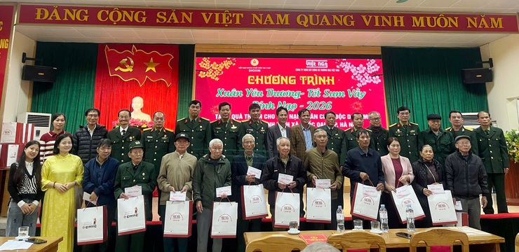 XUÂN YÊU THƯƠNG – TẾT SUM VẦY 2026: LAN TỎA NGHĨA TÌNH “UỐNG NƯỚC NHỚ NGUỒN” TẠI XÃ QUỐC OAI- Ảnh 10.