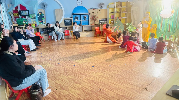 Ấn tượng với chuyên đề kiến tập “Phát triển tình cảm - Kỹ năng xã hội” tại trường Mầm non Tây Hồ- Ảnh 1.