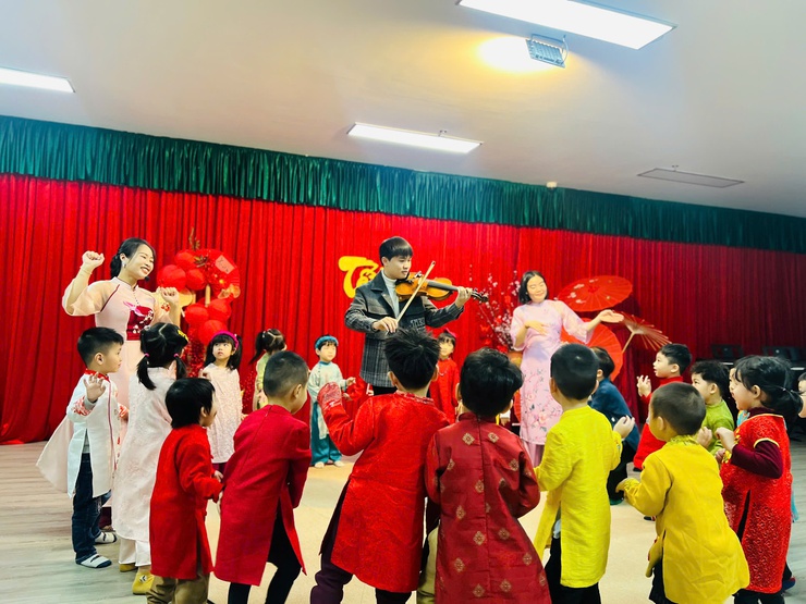 Ấn tượng với chuyên đề kiến tập “Phát triển tình cảm - Kỹ năng xã hội” tại trường Mầm non Tây Hồ- Ảnh 2.