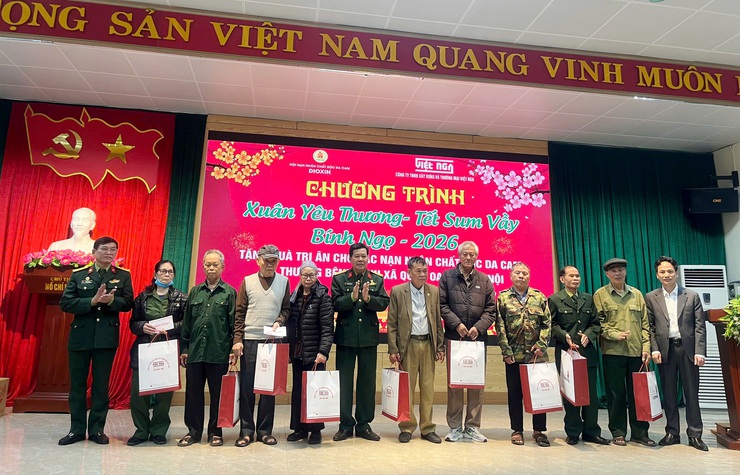 XUÂN YÊU THƯƠNG – TẾT SUM VẦY 2026: LAN TỎA NGHĨA TÌNH “UỐNG NƯỚC NHỚ NGUỒN” TẠI XÃ QUỐC OAI- Ảnh 4.