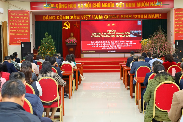 Phường Tùng Thiện tham dự trực tuyến hội nghị toàn quốc nghiên cứu, học tập, quán triệt và triển khai thực hiện nghị quyết Đại hội XIV của Đảng- Ảnh 3.