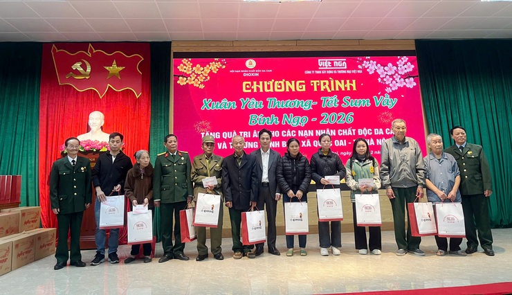 XUÂN YÊU THƯƠNG – TẾT SUM VẦY 2026: LAN TỎA NGHĨA TÌNH “UỐNG NƯỚC NHỚ NGUỒN” TẠI XÃ QUỐC OAI- Ảnh 6.