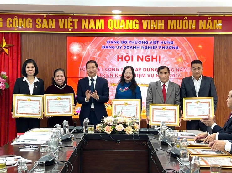 Đảng bộ Doanh nghiệp phường Việt Hưng tổ chức Hội nghị tổng kết công tác Đảng năm 2025 và triển khai nhiệm vụ năm 2026.- Ảnh 4.