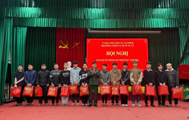 Hội nghị gặp mặt, trao quyết định gọi công dân nhập ngũ năm 2026- Ảnh 3.