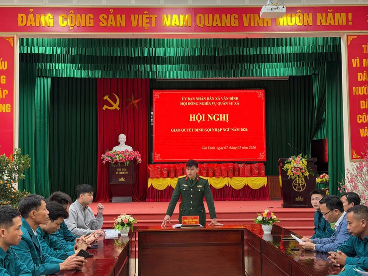 Hội nghị gặp mặt, trao quyết định gọi công dân nhập ngũ năm 2026- Ảnh 1.