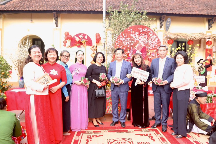 Rộn ràng Ngày hội “Bánh chưng xanh – Mừng Xuân đoàn kết – Vui Tết Hồng Hà”- Ảnh 4.