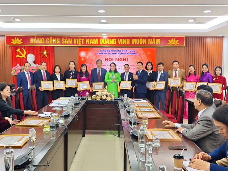 Đảng bộ Doanh nghiệp phường Việt Hưng tổ chức Hội nghị tổng kết công tác Đảng năm 2025 và triển khai nhiệm vụ năm 2026.- Ảnh 5.